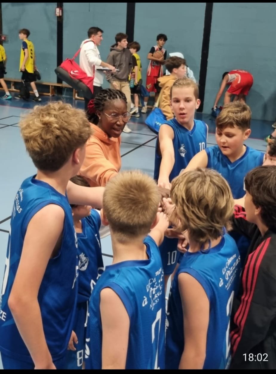 Coach Siré avec l'équipe U13